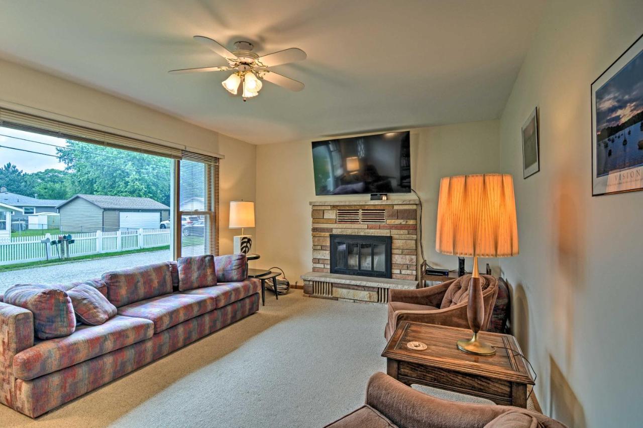 Lake Huron House With Grill And Beach Access! East Tawas 외부 사진