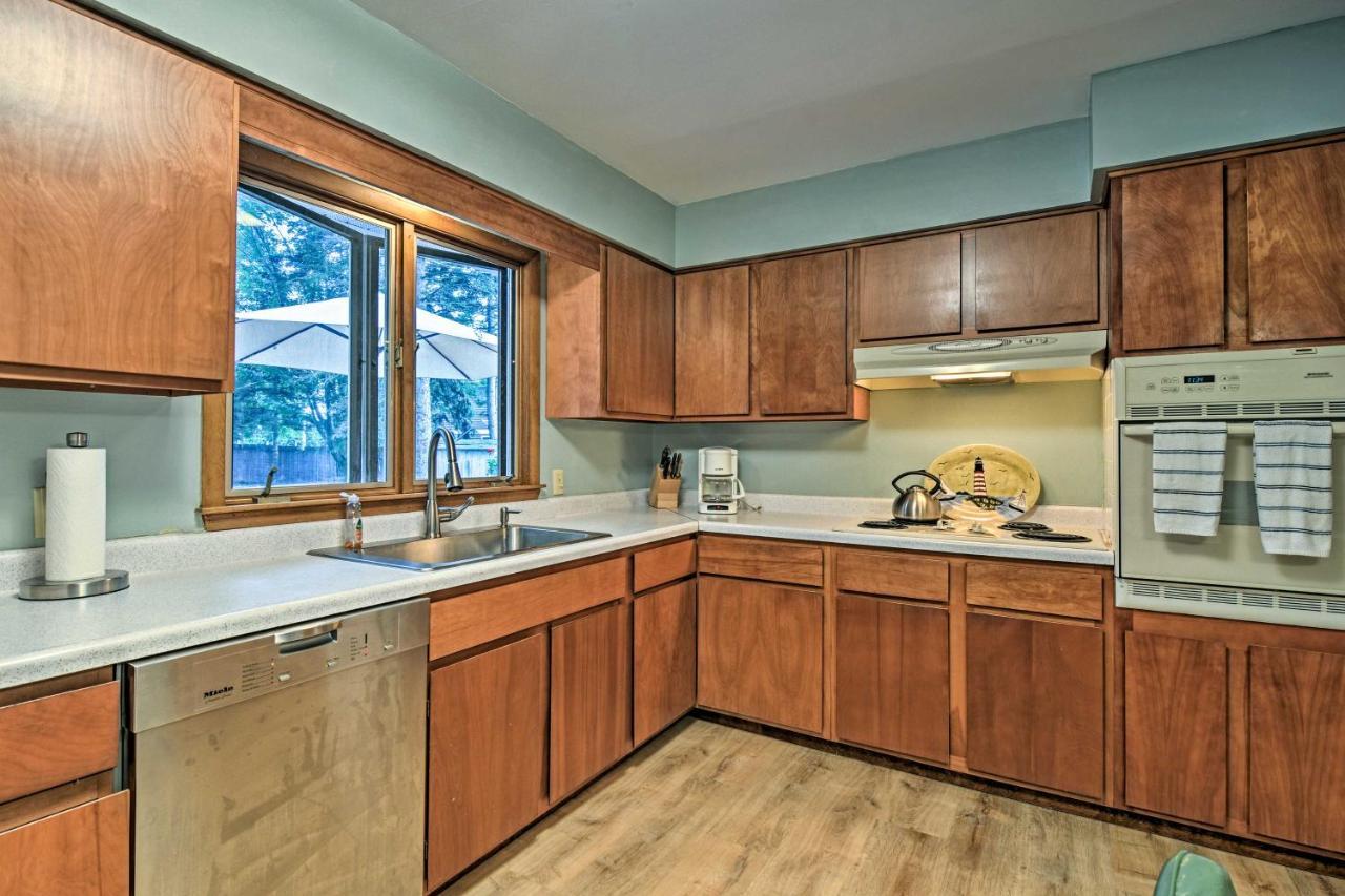 Lake Huron House With Grill And Beach Access! East Tawas 외부 사진