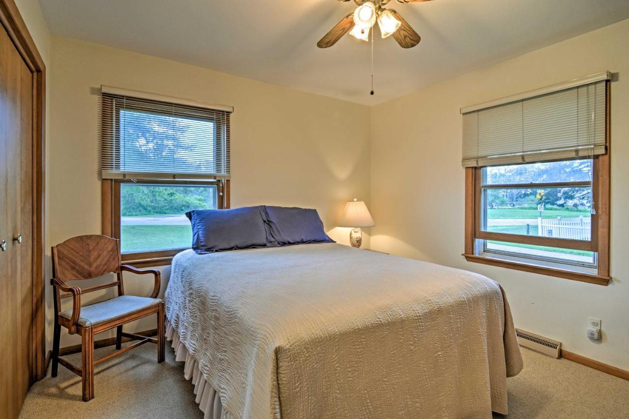 Lake Huron House With Grill And Beach Access! East Tawas 외부 사진