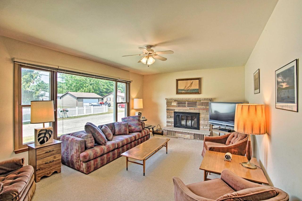 Lake Huron House With Grill And Beach Access! East Tawas 외부 사진
